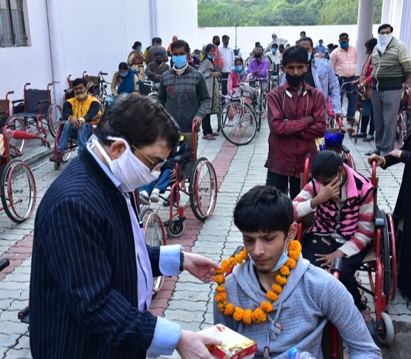 Distribution of 374 auxiliary equipment on World Disability Day